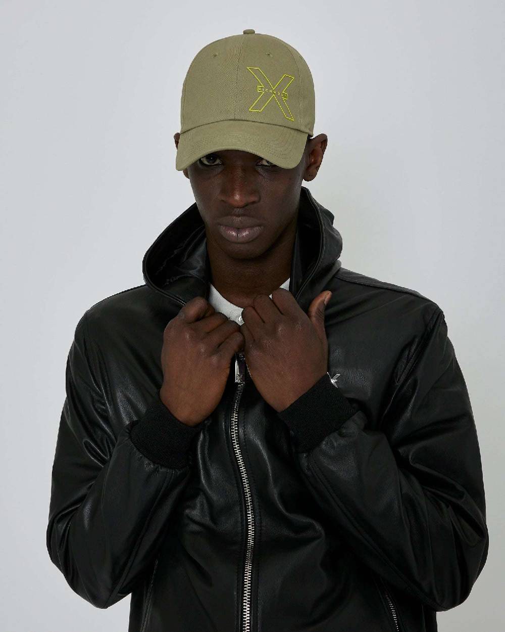 John Richmond Bomber in pelle con cappuccio In Vendita