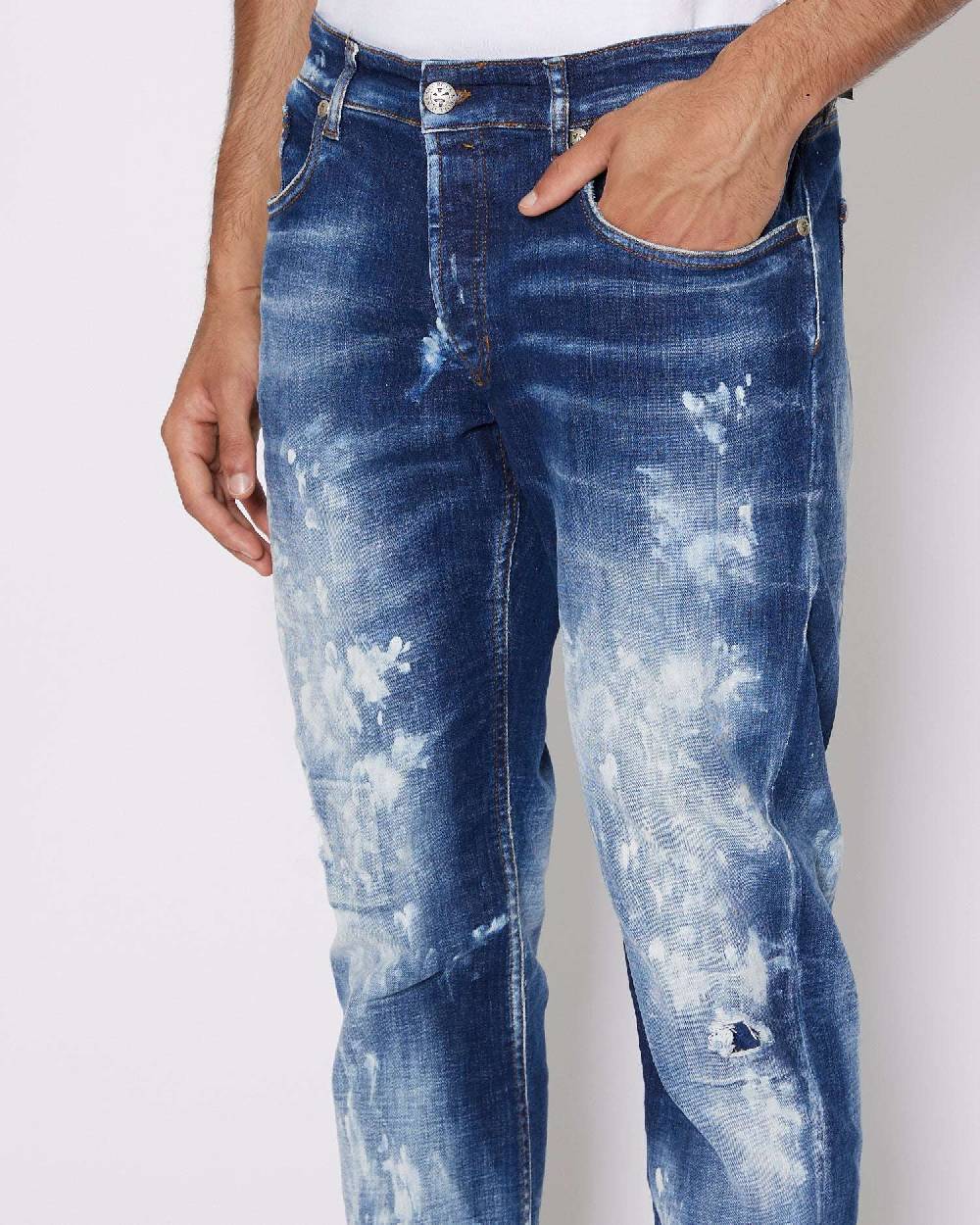John Richmond Jeans slim con strappi sul davanti bleaching effect Affare Del Giorno