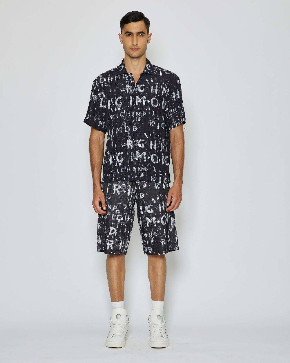 John Richmond Bermuda con pattern iconico di collezione Saldi