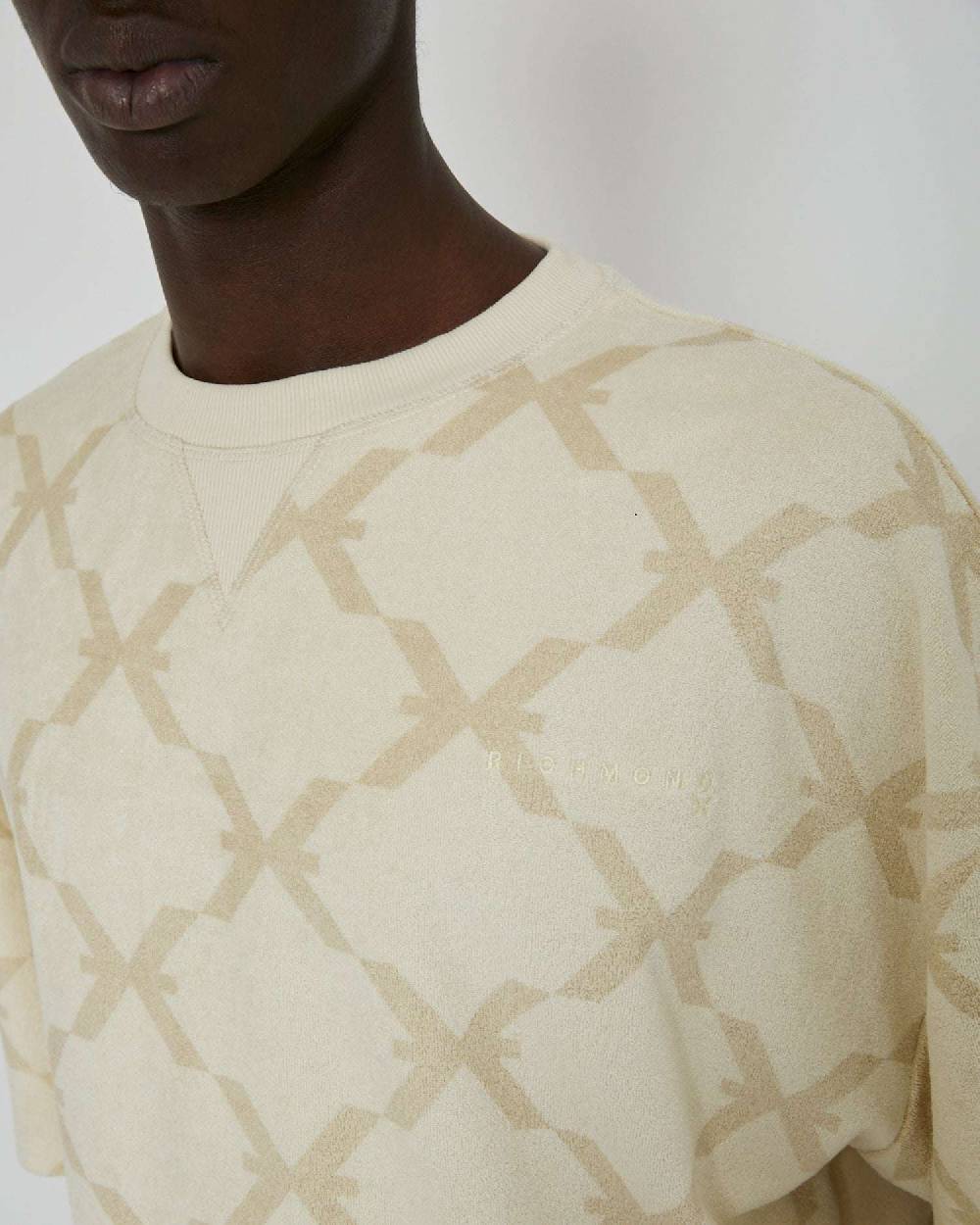 John Richmond T-shirt over con pattern ton sur ton Prezzo Ridotto