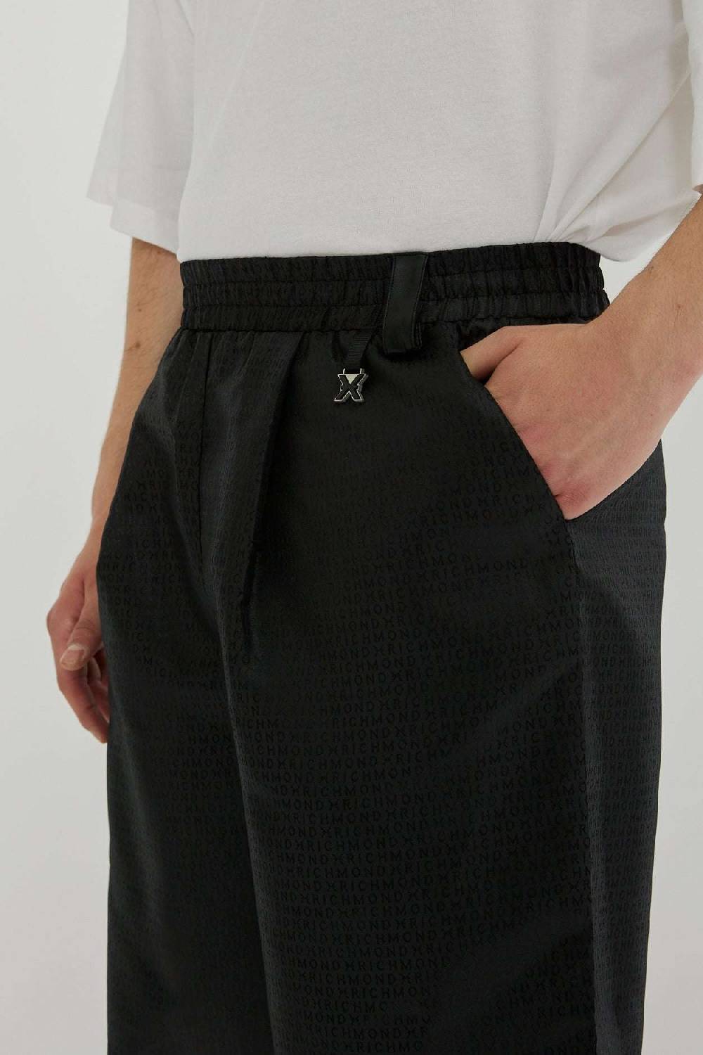 John Richmond Bermuda con logo tone sur tone Presa