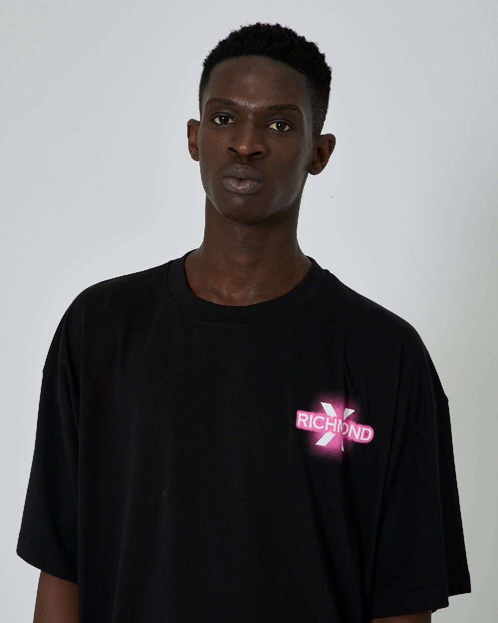 John Richmond T-shirt con grafica applicata sul retro e logo impresso sul davanti Italy