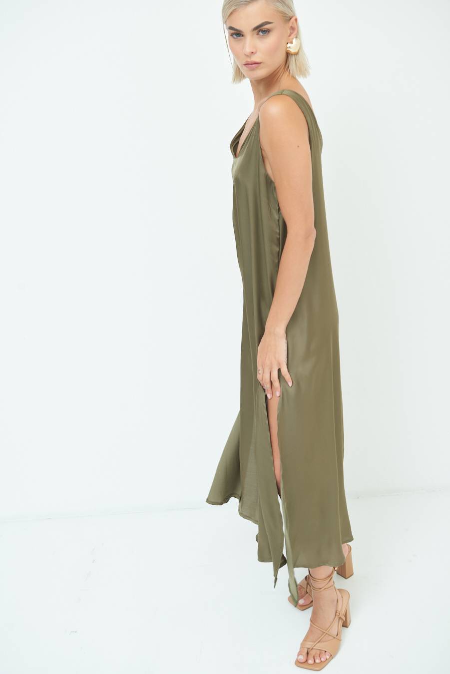 Kikisix ABITO LUNGO SMANICATO CON SPACCHI VERDE MILITARE Vendite stagionali