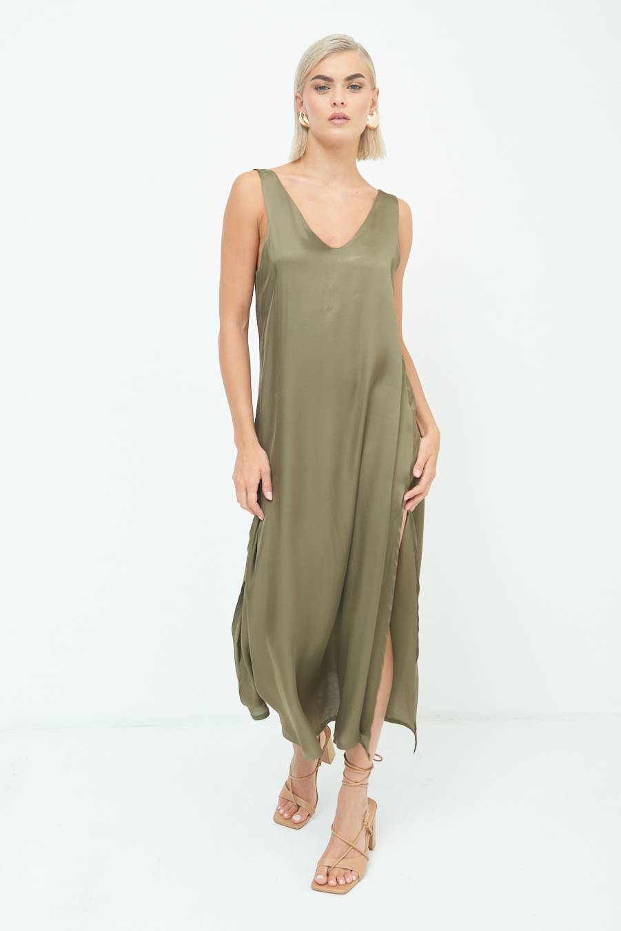Kikisix ABITO LUNGO SMANICATO CON SPACCHI VERDE MILITARE Vendite stagionali
