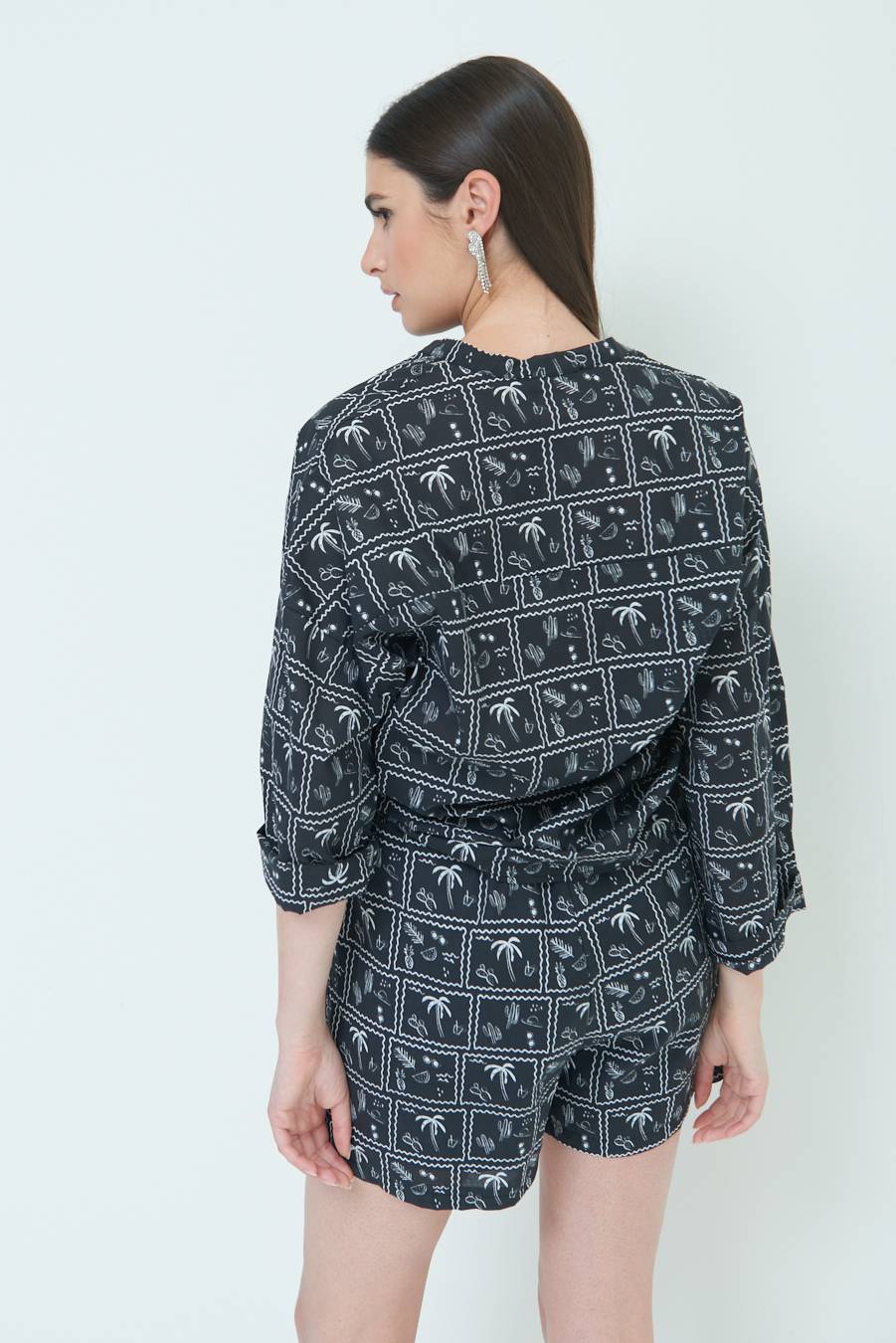 Kikisix CAMICIA CON NODO STAMPA PALME NERO Qualità Garantita