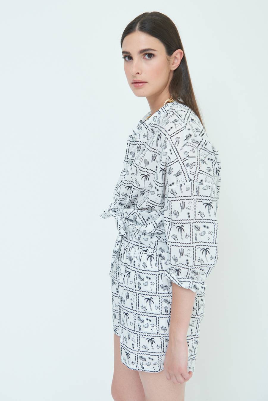 Kikisix CAMICIA CON NODO STAMPAPALME BIANCO Negozi Online