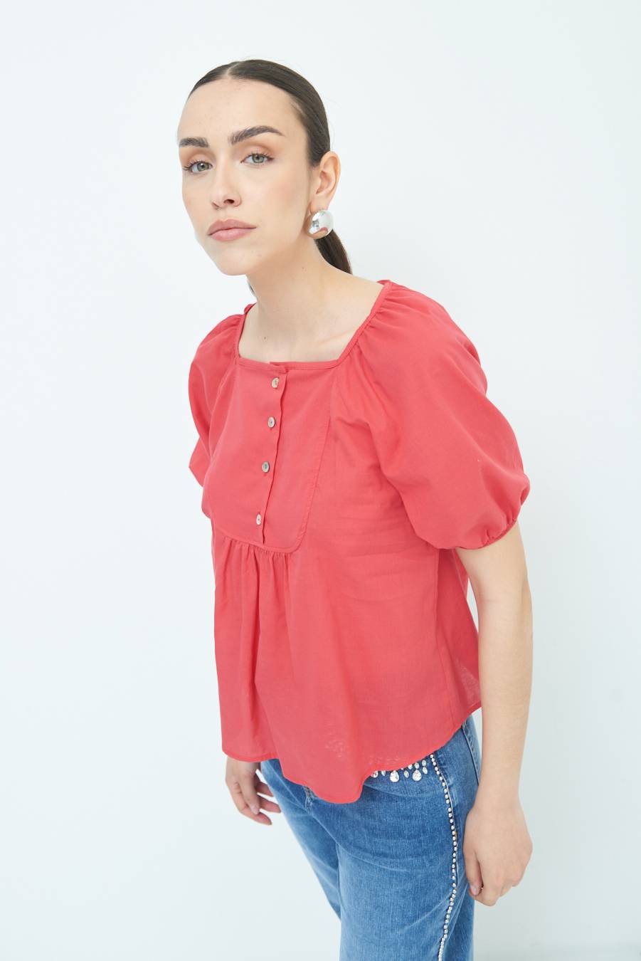 Kikisix CAMICIA CON BOTTONCINI DAV. COTONE ROSSO Sconto