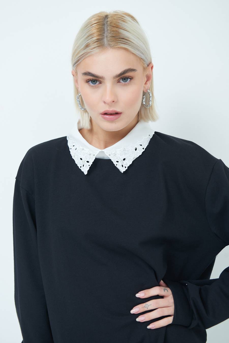 Kikisix FELPA CON COLLETTO CON STRASS NERO Italia