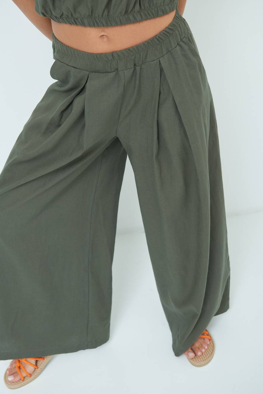 Kikisix PANTA PALAZZO CON PINCE VERDE MILITARE Spedizione Gratuita