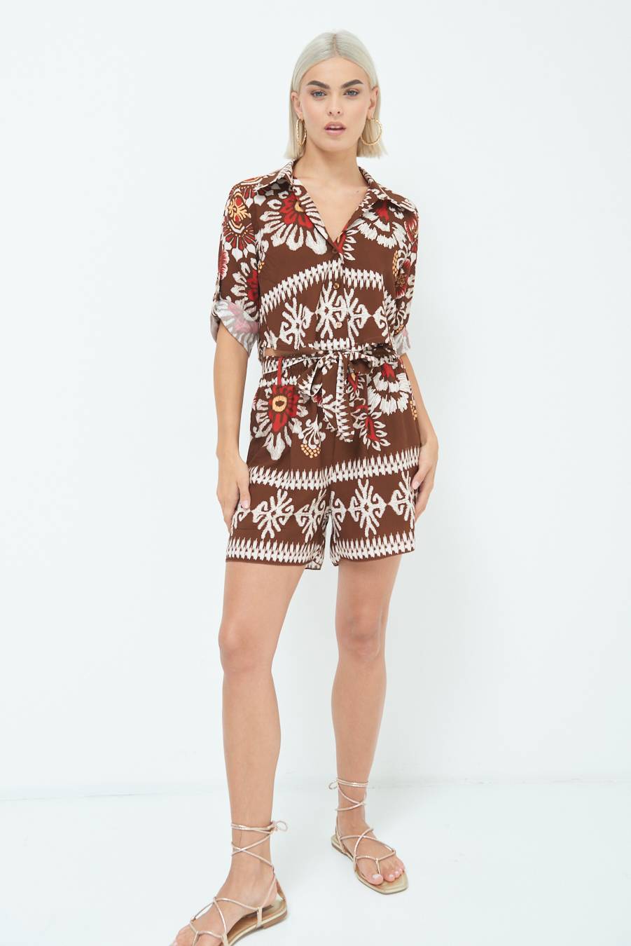 Kikisix SHORTS CON CINTURA STAMPA BALZA MORO Economico