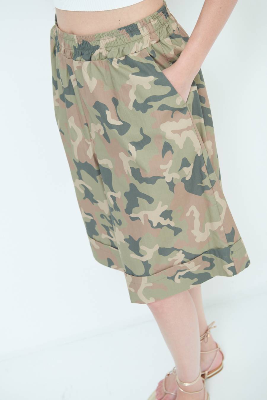 Kikisix BERMUDA CON BALZA CAMOUFLAGE VERDE MILITARE Italia