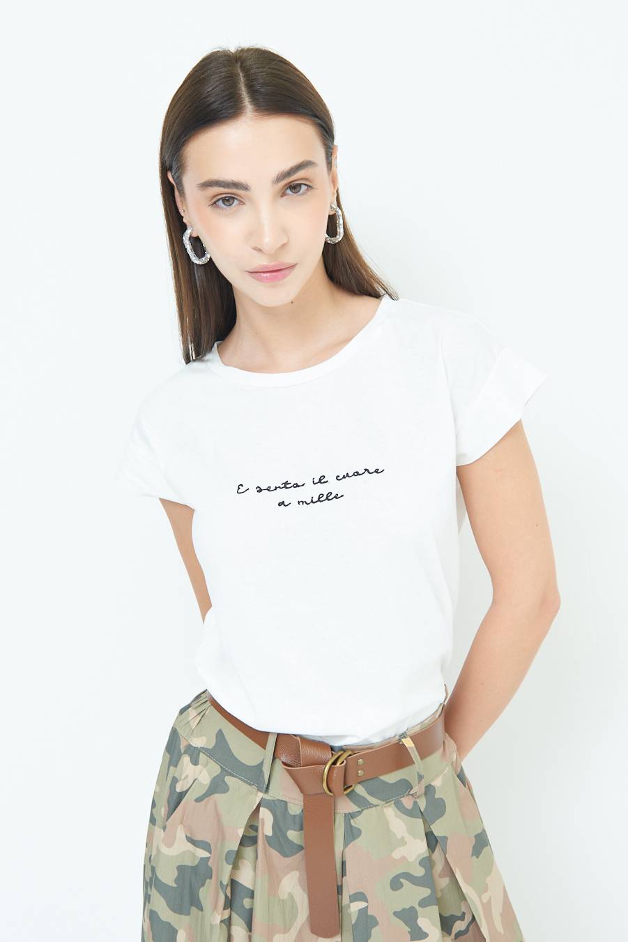 Kikisix T-SHIRT "E SENTO IL CUORE A MILLE" PANNA Spedizione Gratuita