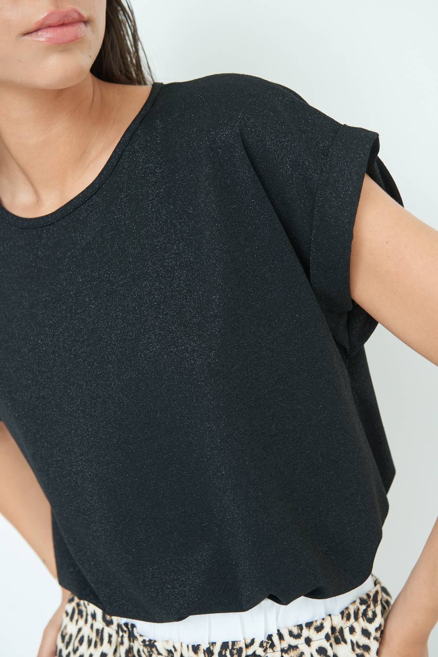 Kikisix T-SHIRT OVER CON RISVOLTO LUREX NERO Consegna Veloce