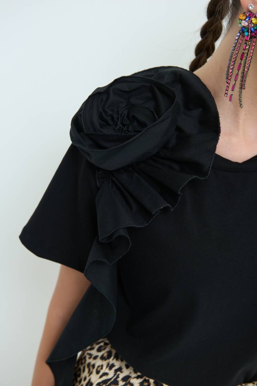 Kikisix T-SHIRT FIORE POPELINE NERO Sconto