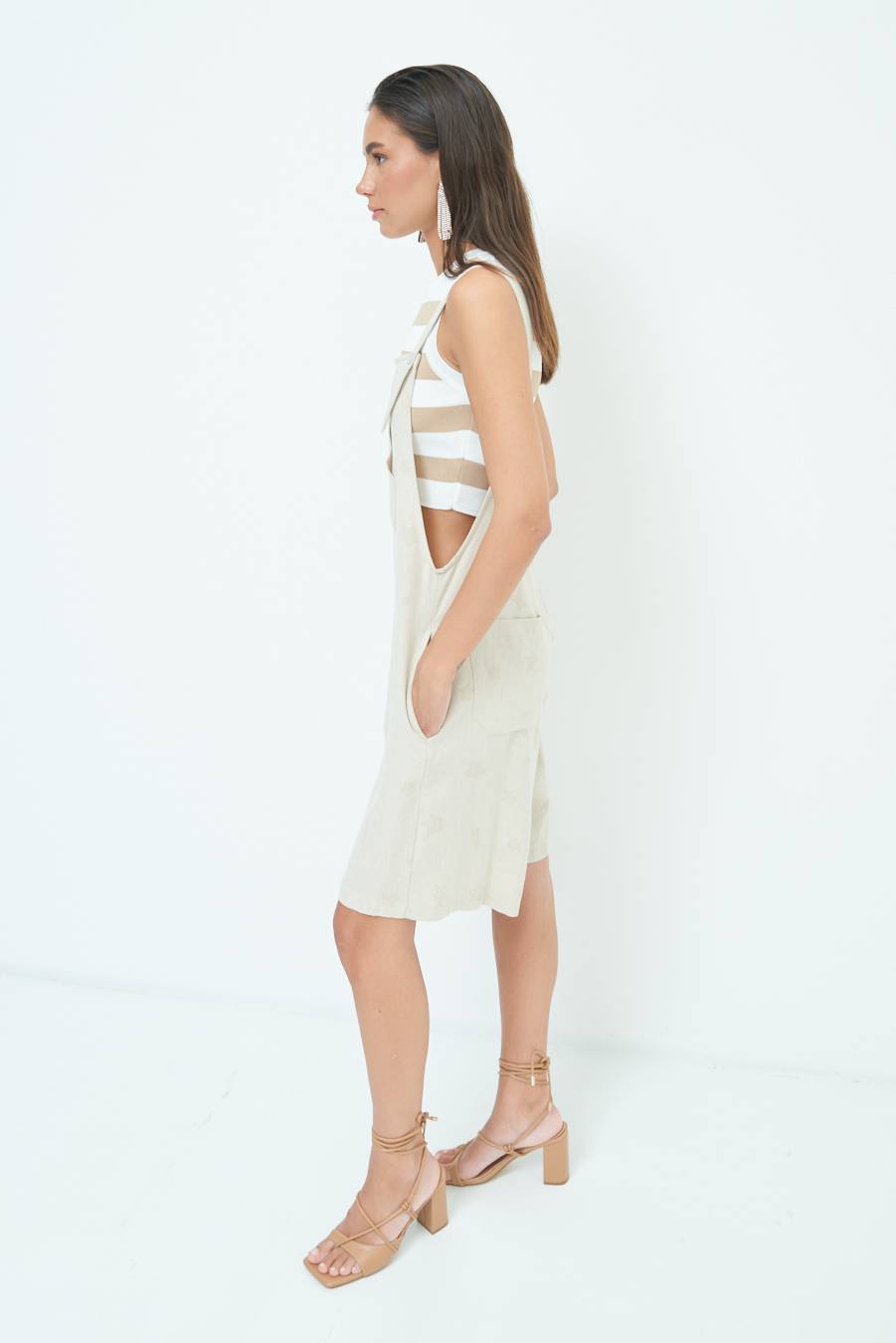 Kikisix SALOPETTE BERMUDA CON STELLE E FULMINI BEIGE Presa