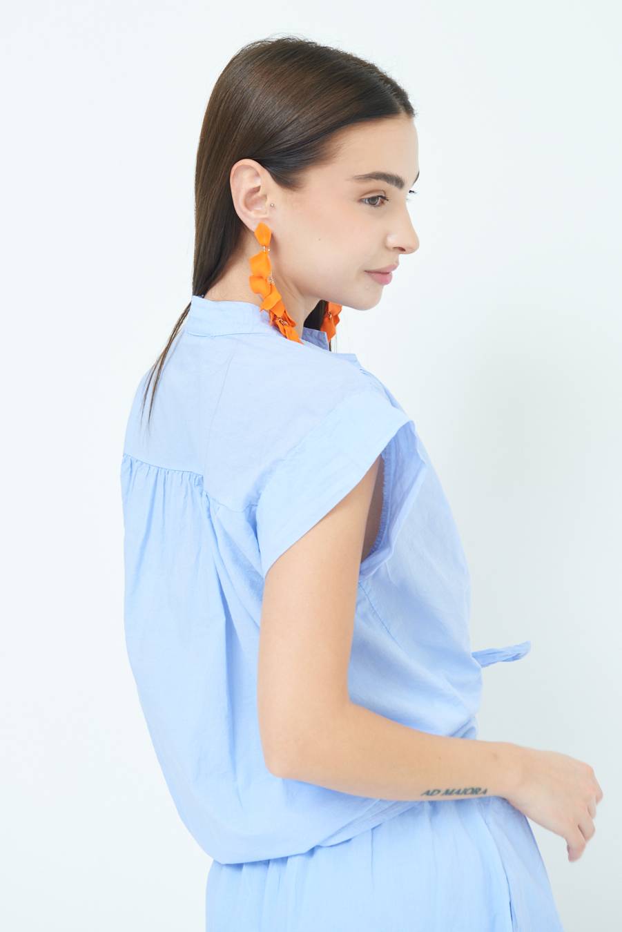 Kikisix CAMICIA SMANICATA CON NODO AZZURRO Italy