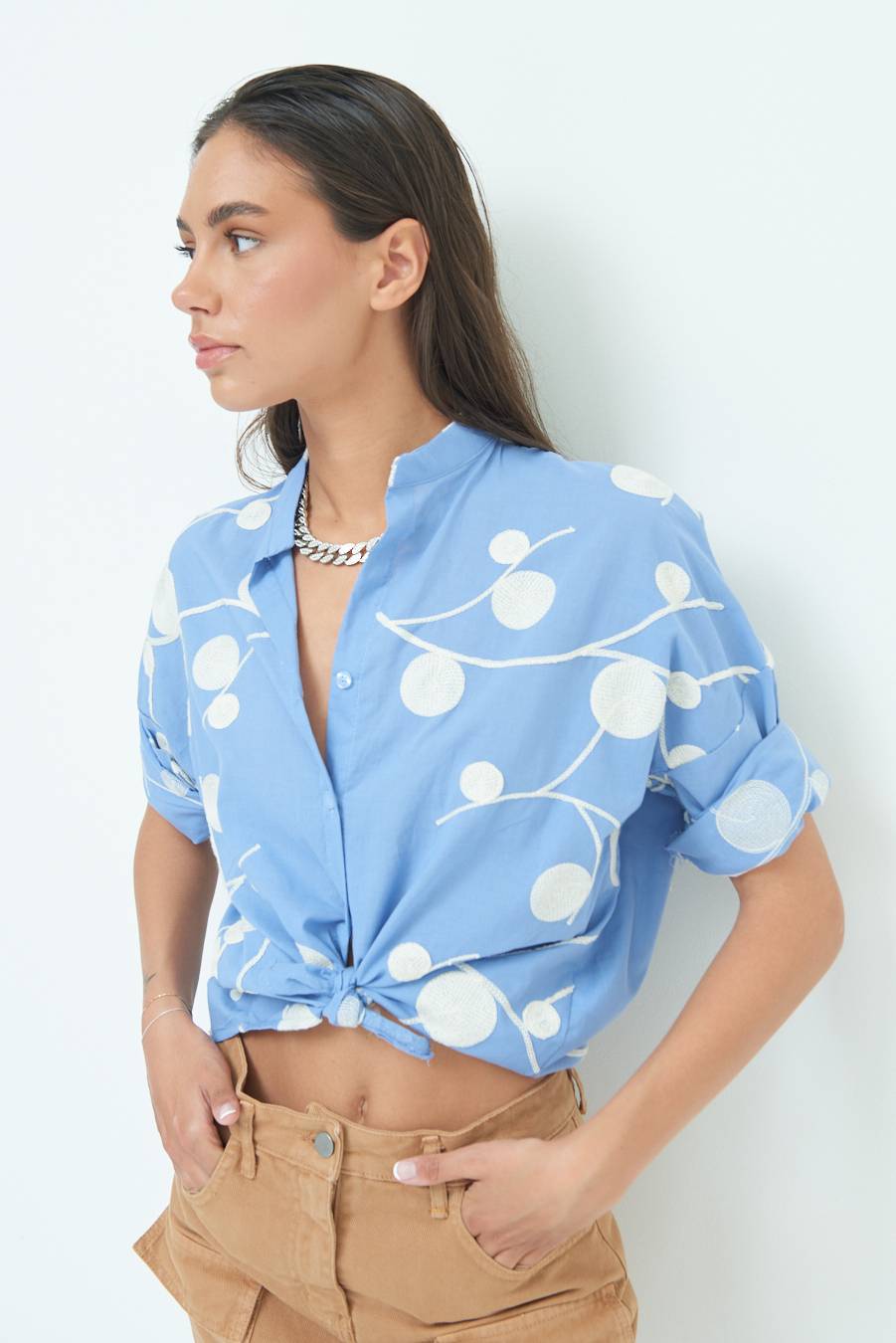 Kikisix CAMICIA NODO RICAMO CERCHIO CELESTE Qualità