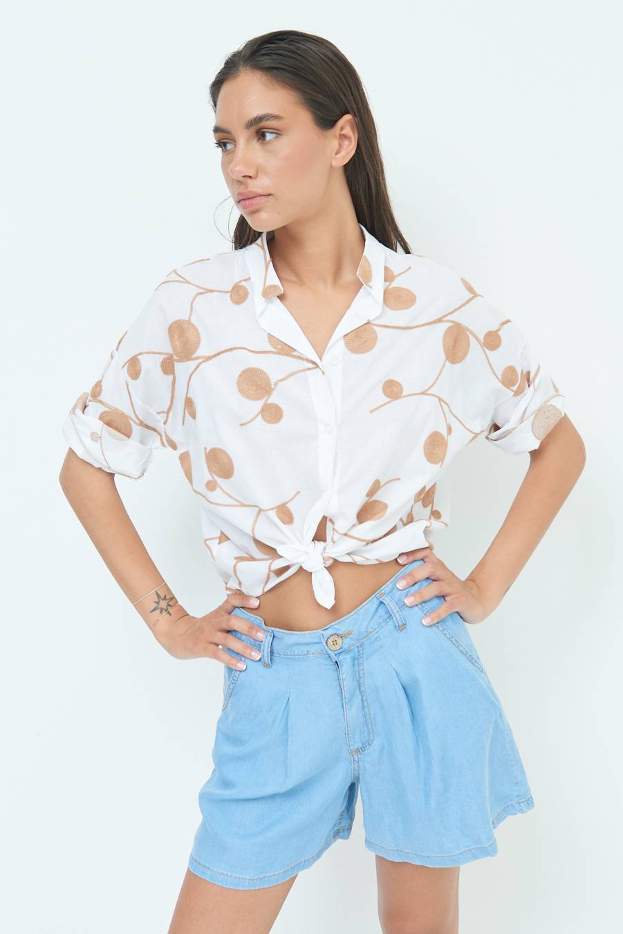 Kikisix CAMICIA NODO RICAMO CERCHIO BIANCO Vendita
