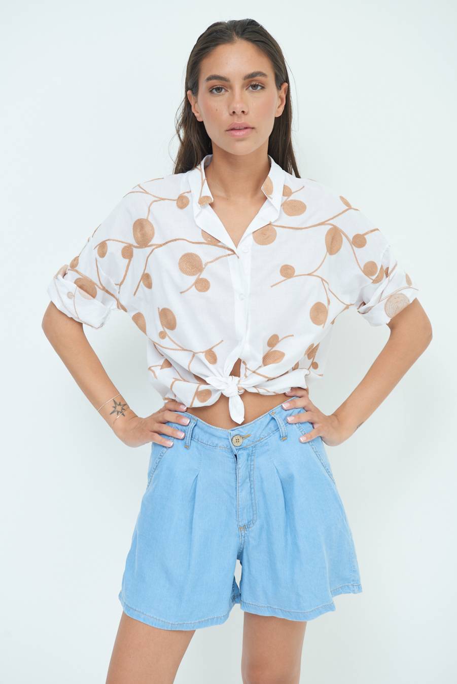 Kikisix CAMICIA NODO RICAMO CERCHIO BIANCO Vendita