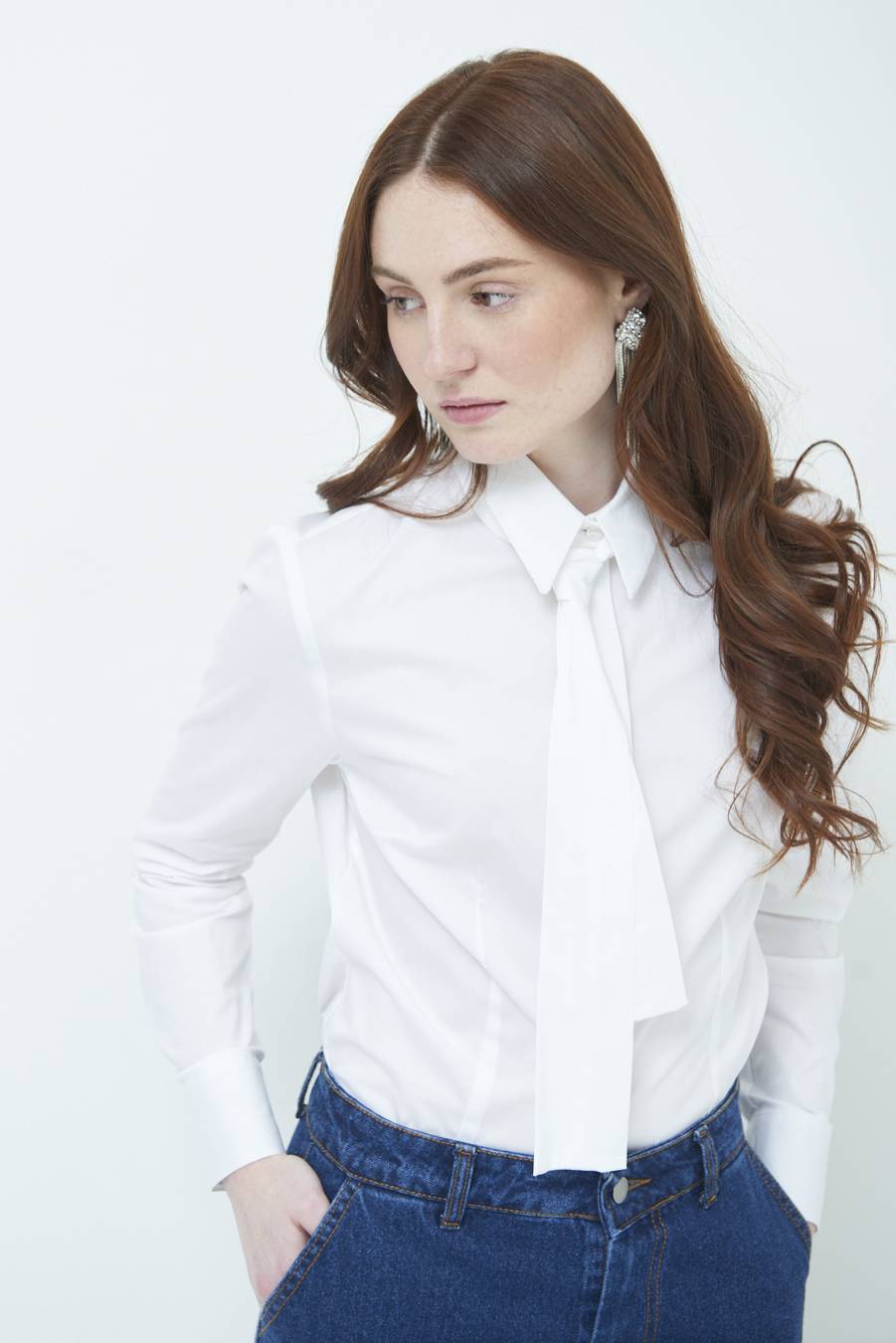 Kikisix CAMICIA CON CRAVATTA IN TINTA BIANCO Vendite Flash