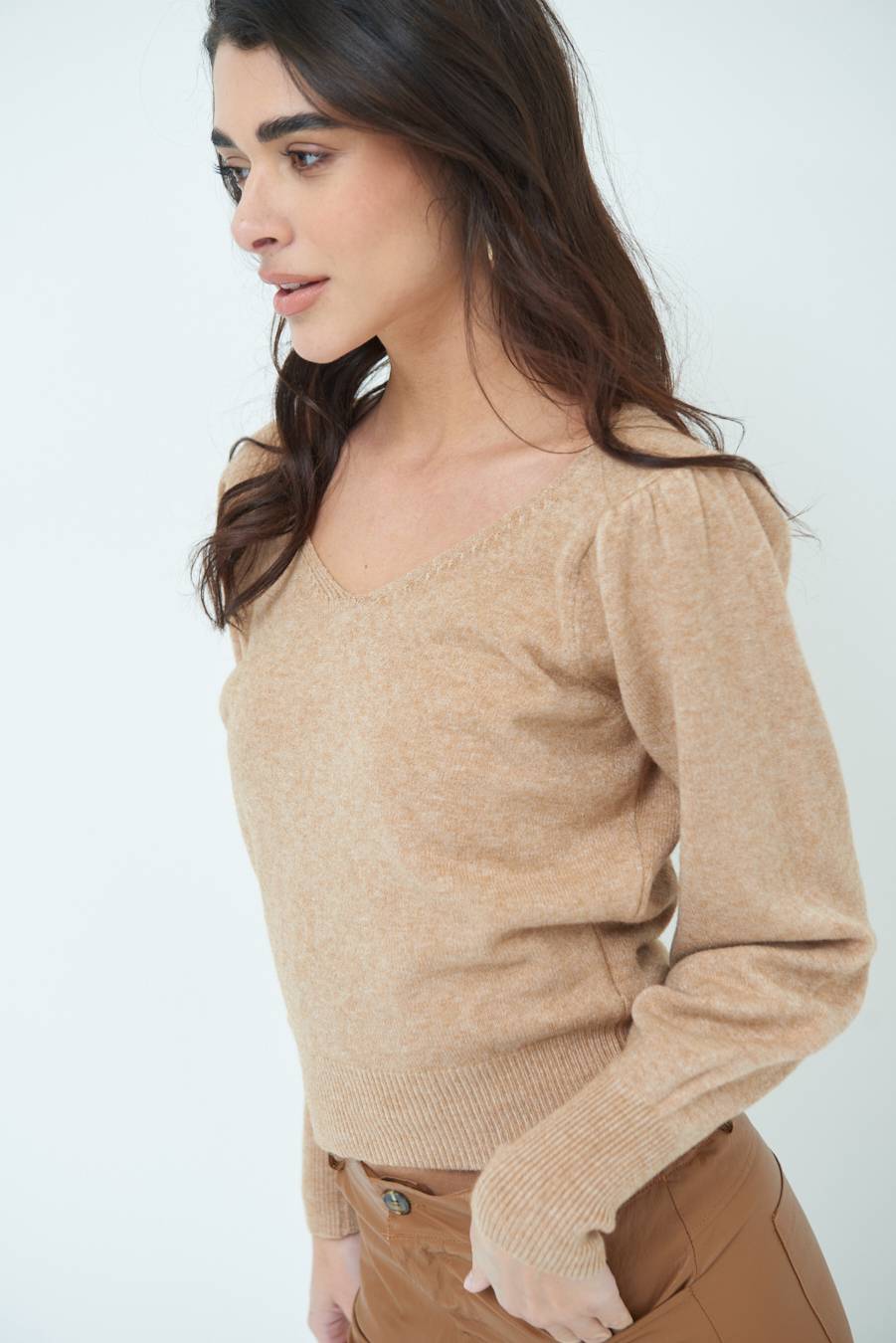 Kikisix MAGLIA SCOLLO V CON MANICA INCRESPATA CAMMELLO Italia