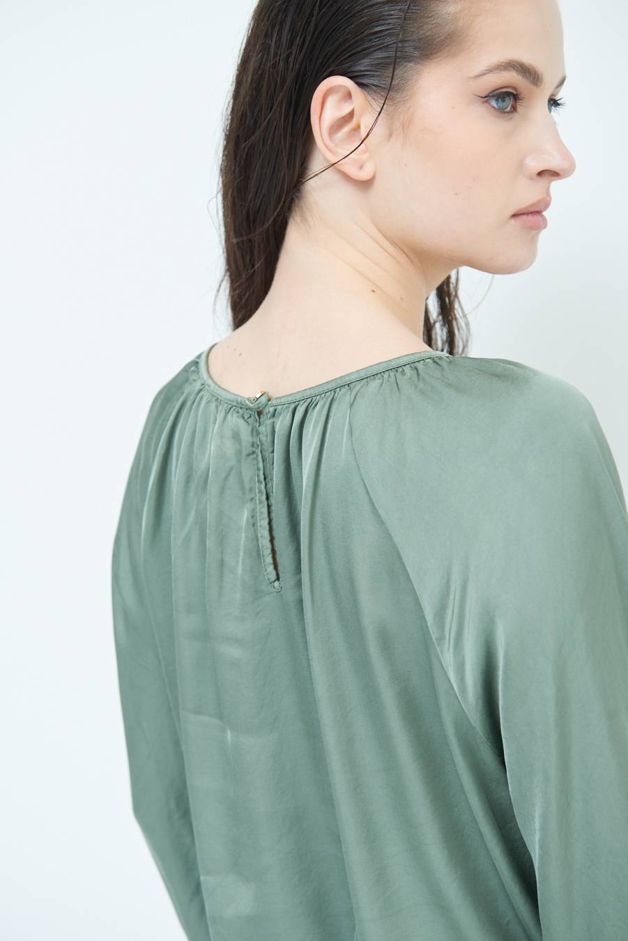 Kikisix CASACCA RASO VISCOSA INCRESPATA COLLO MILITARE Prezzo Ridotto