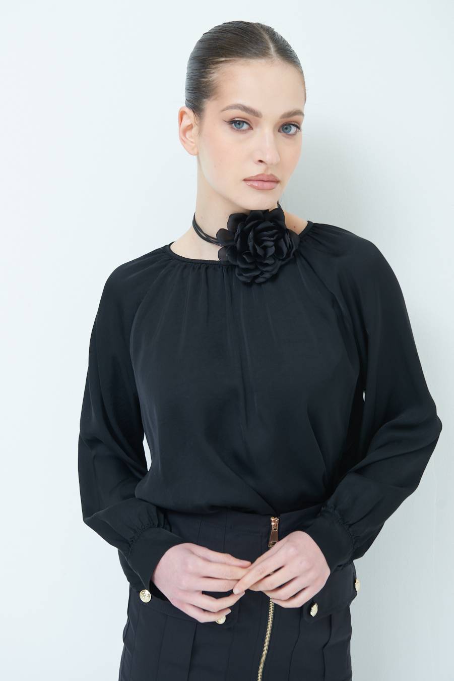 Kikisix CASACCA RASO VISCOSA INCRESPATA COLLO NERO Convenienza