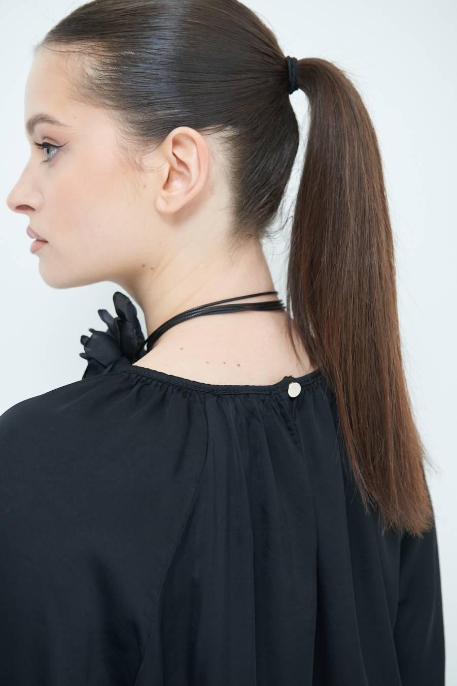 Kikisix CASACCA RASO VISCOSA INCRESPATA COLLO NERO Convenienza