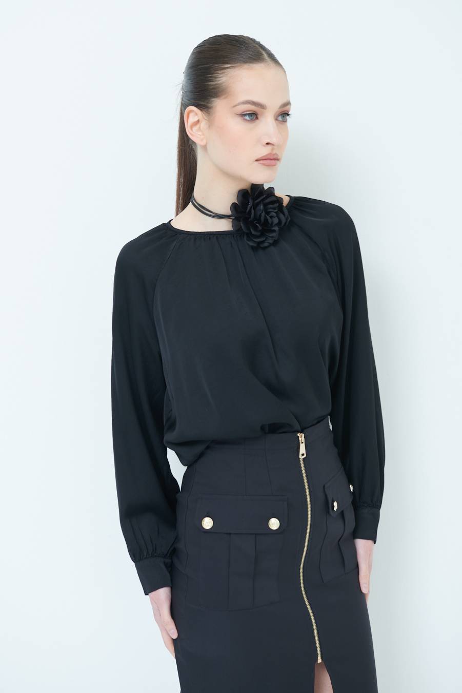 Kikisix CASACCA RASO VISCOSA INCRESPATA COLLO NERO Convenienza