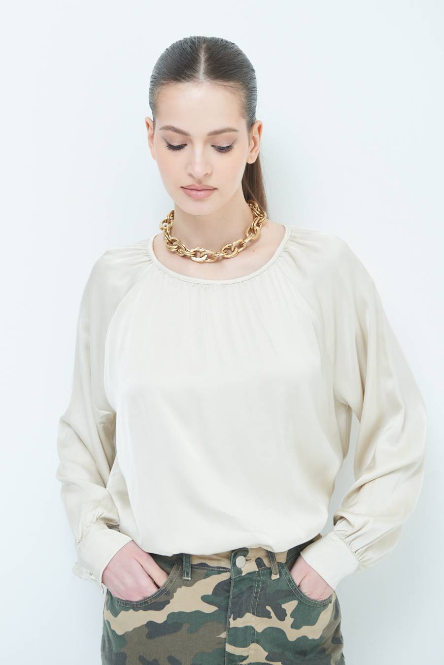 Kikisix CASACCA RASO VISCOSA INCRESPATA COLLO BEIGE Novità