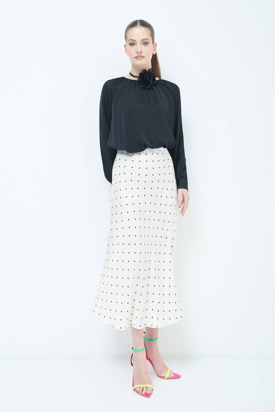 Kikisix GONNA POIS RASO NERO 50% di sconto per tempo limitato