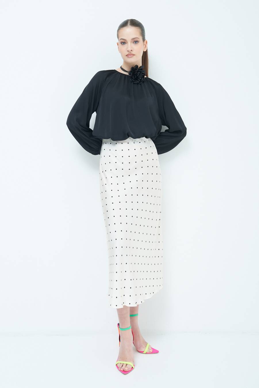 Kikisix GONNA POIS RASO NERO 50% di sconto per tempo limitato