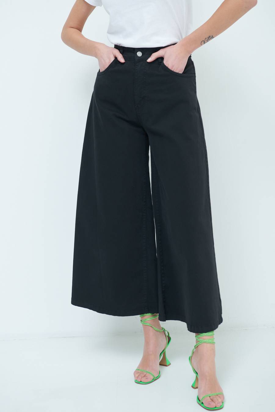 Kikisix PANTALONE/GONNA GABARDINA NERO Offerte