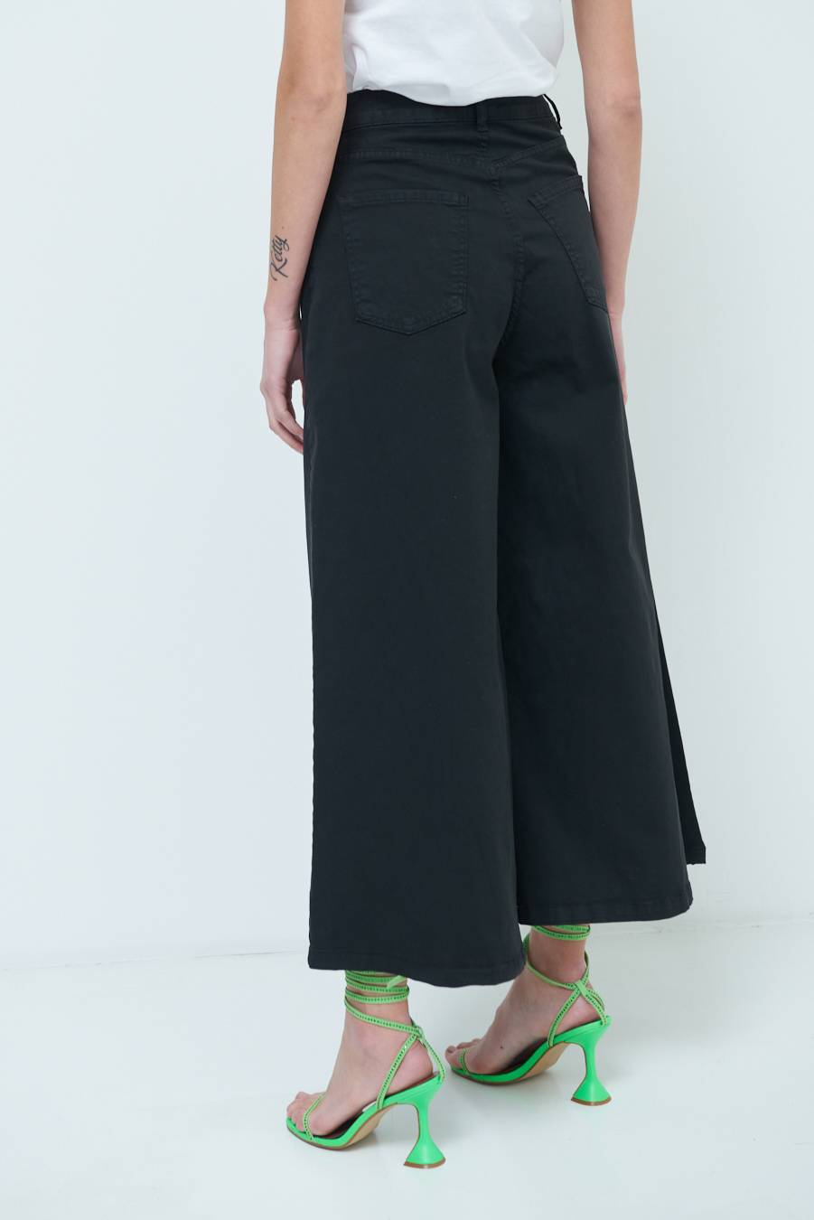 Kikisix PANTALONE/GONNA GABARDINA NERO Offerte