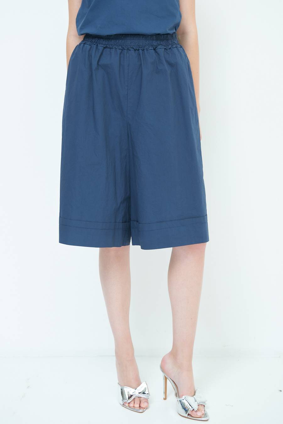 Kikisix PANTALONE CROP CON RISVOLTO BLU Nuova