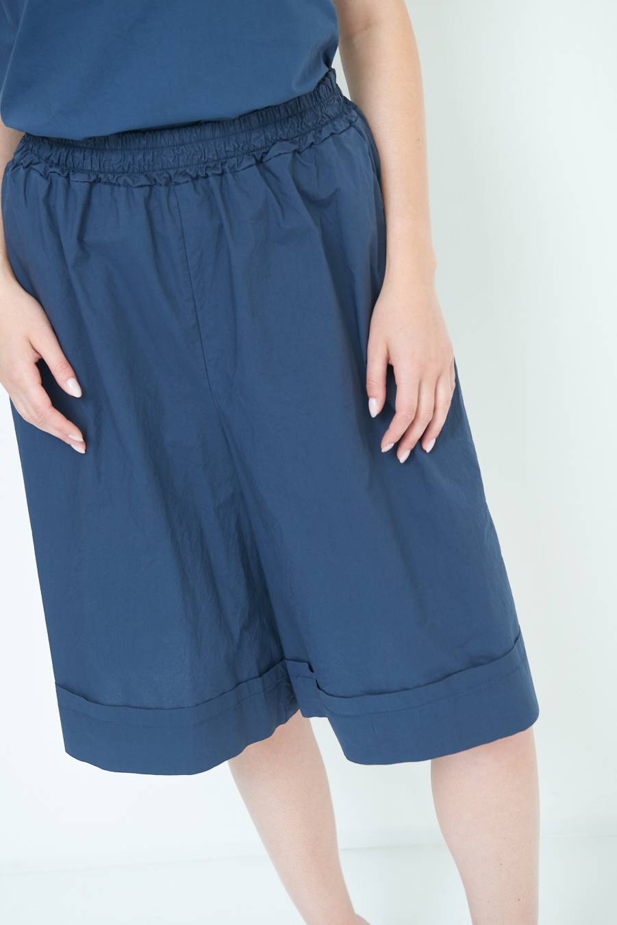 Kikisix PANTALONE CROP CON RISVOLTO BLU Nuova