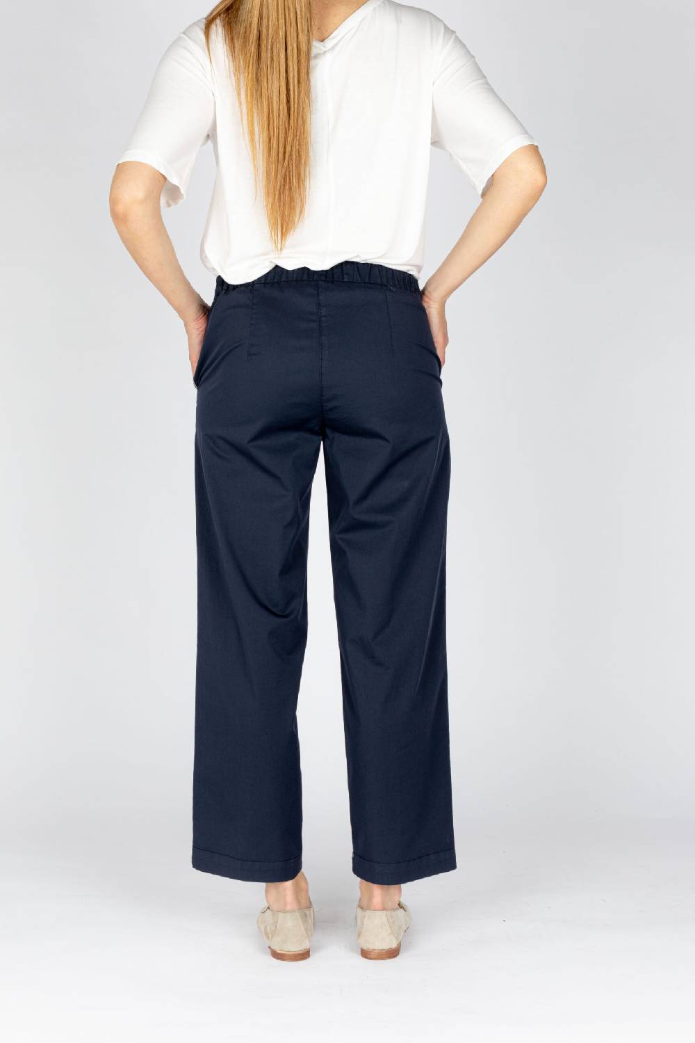 L.Pucci Pantaloni a gamba morbida tessuto popeline stretch colore blu Economico