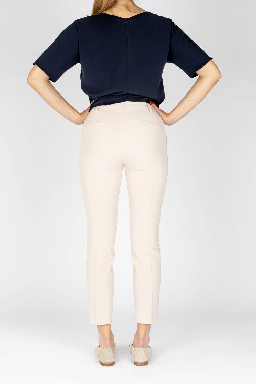 L.Pucci Pantaloni modello gamba stretta tessuto tecnico stretch colore avorio Vendita Economica