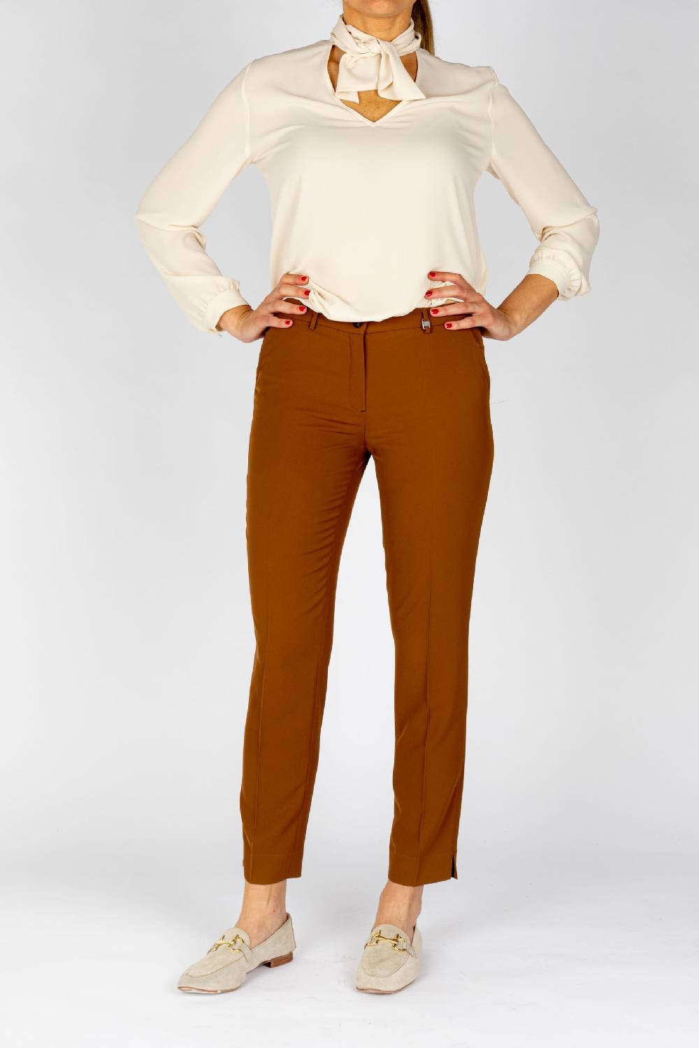 L.Pucci Pantaloni gamba morbida colore biscotto tessuto cady Negozio