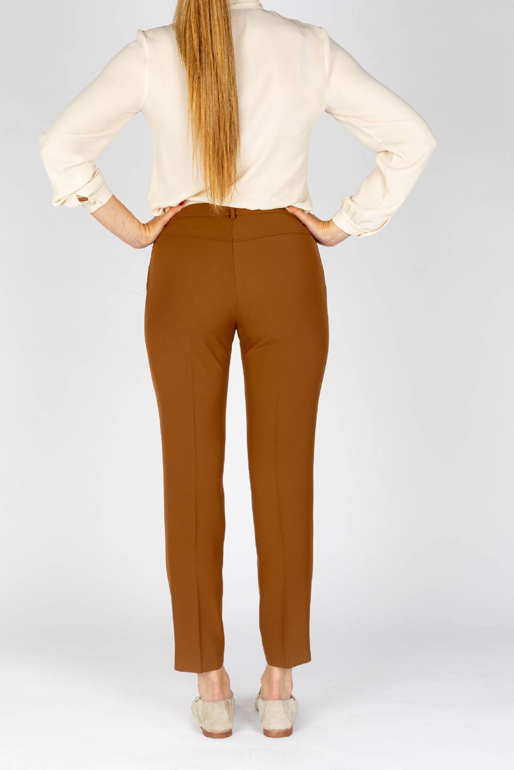 L.Pucci Pantaloni gamba morbida colore biscotto tessuto cady Negozio