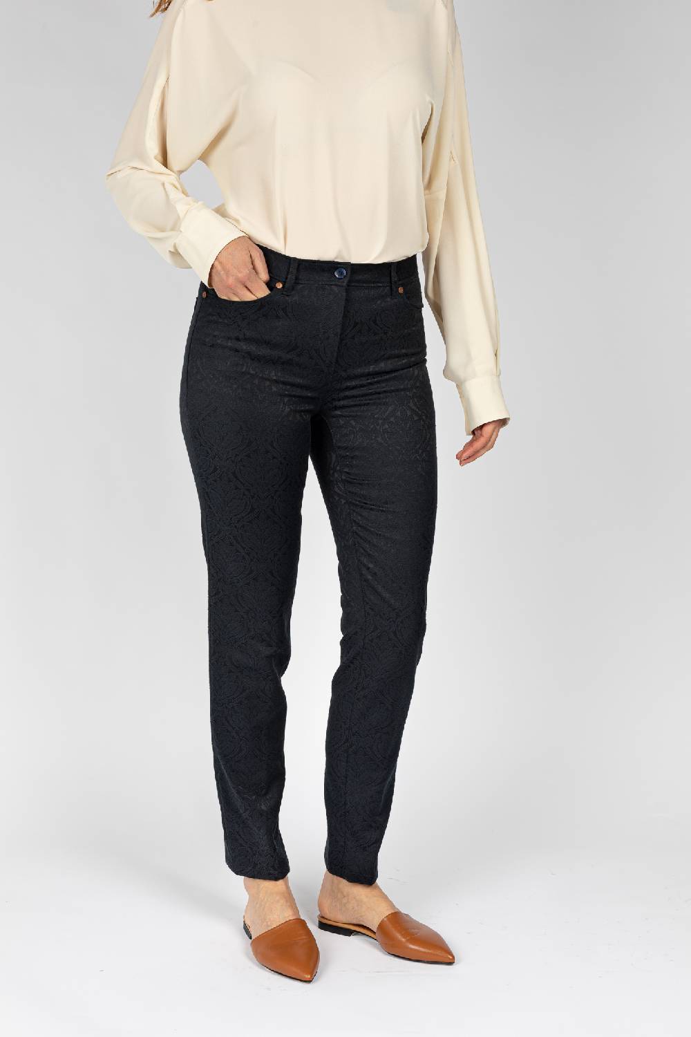 L.Pucci Pantaloni disegno fiore colore blu, linea Jeans tessuto jacquard Italy