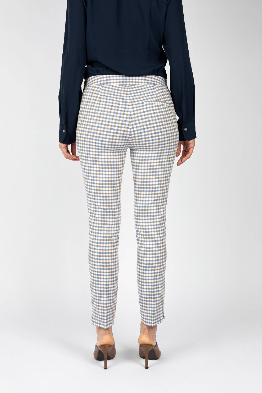 L.Pucci Pantaloni tessuto disegno quadretto colore celeste, linea a sigaretta In Linea