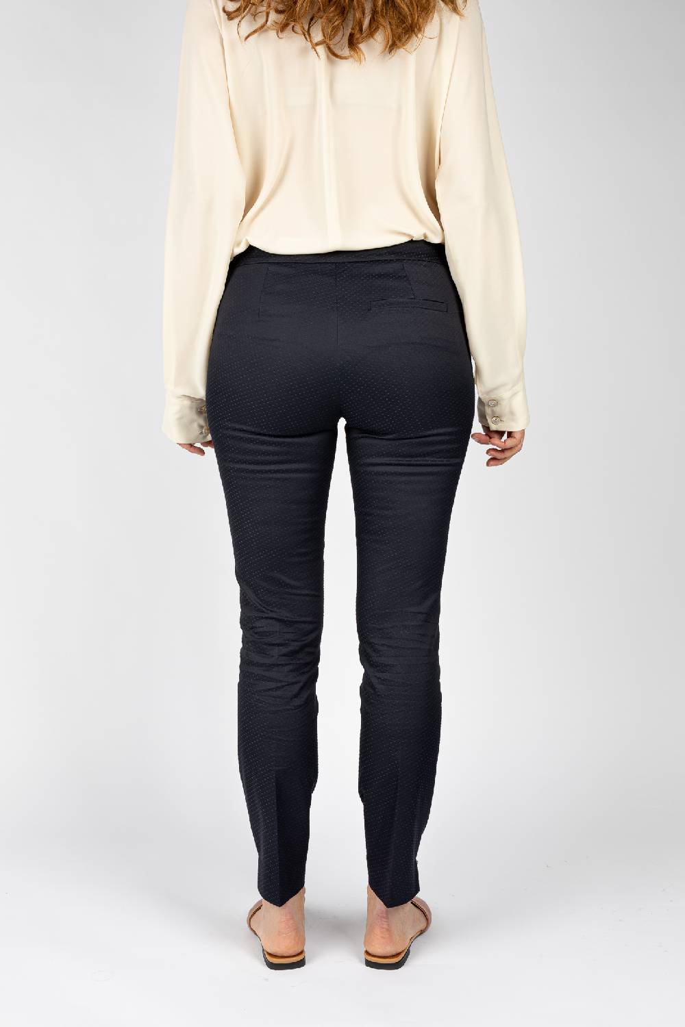 L.Pucci Pantaloni effetto punto spillo colore blu, linea a sigaretta tessuto jacquard Nuovo