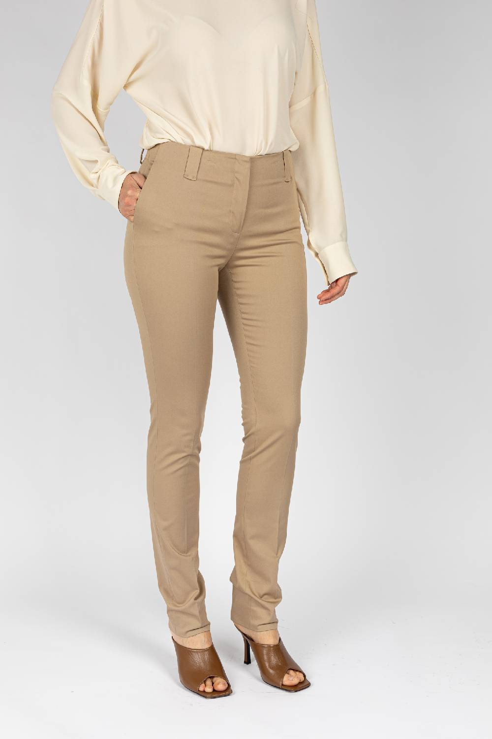 L.Pucci Pantaloni tessuto colore beige, gamba regolare Vendita