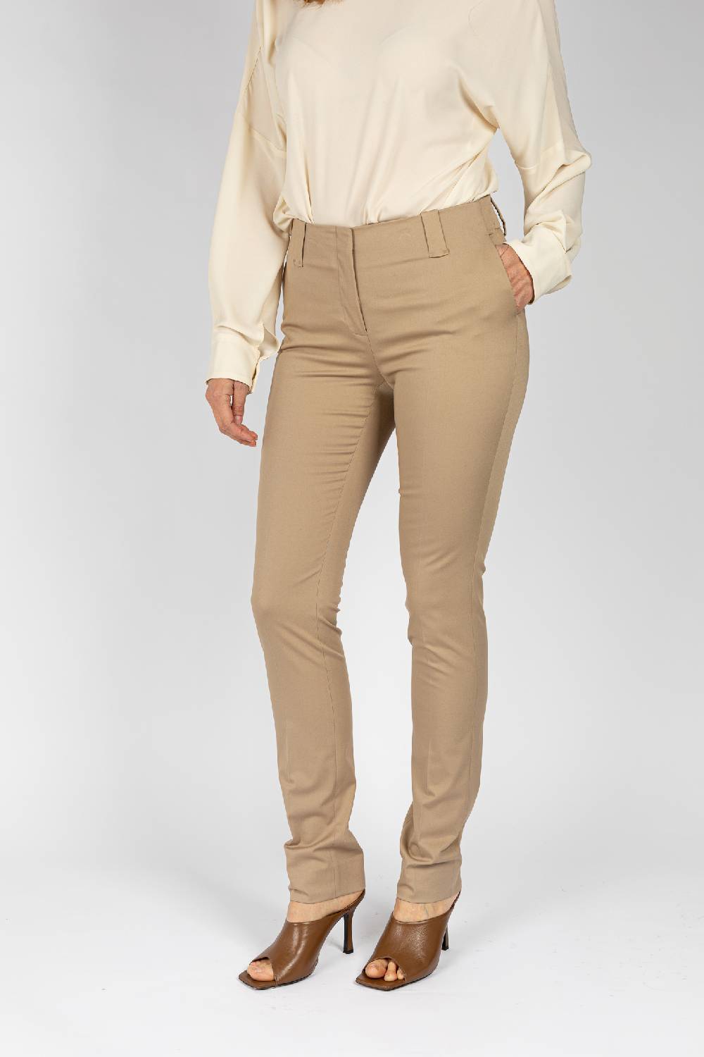 L.Pucci Pantaloni tessuto colore beige, gamba regolare Vendita