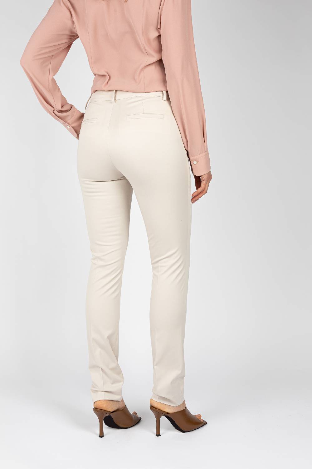 L.Pucci Pantaloni tessuto colore ghiaccio, gamba regolare Spedizione Gratuita