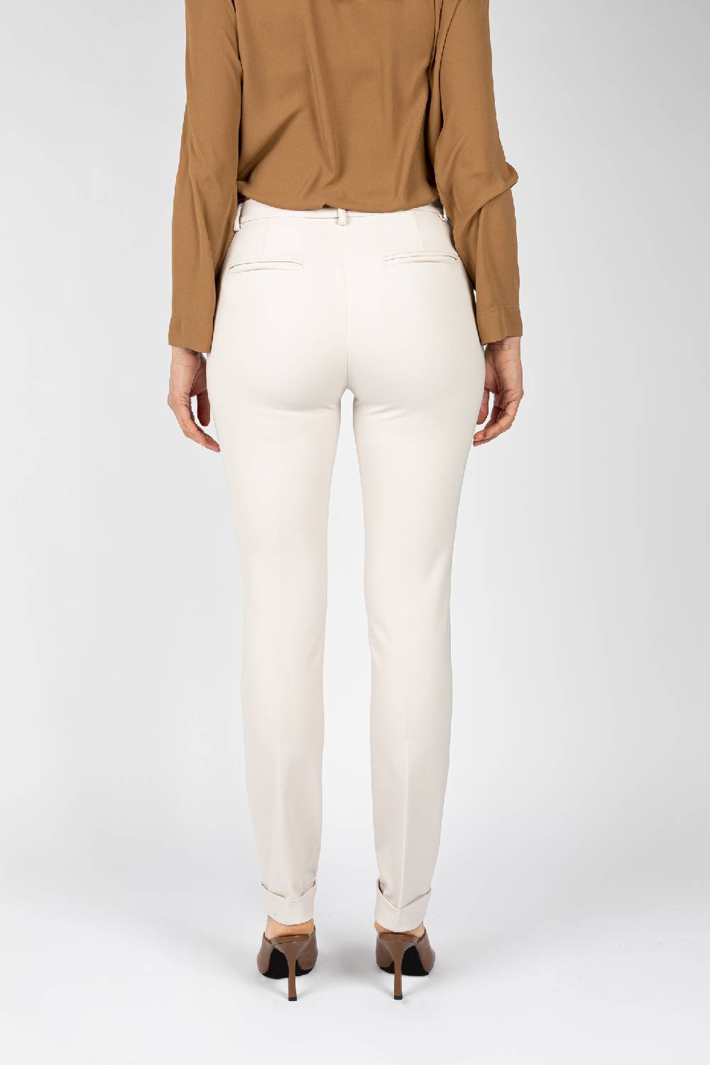 L.Pucci Pantaloni gamba regolare con rovescia colore ghiaccio Prezzo Ridotto