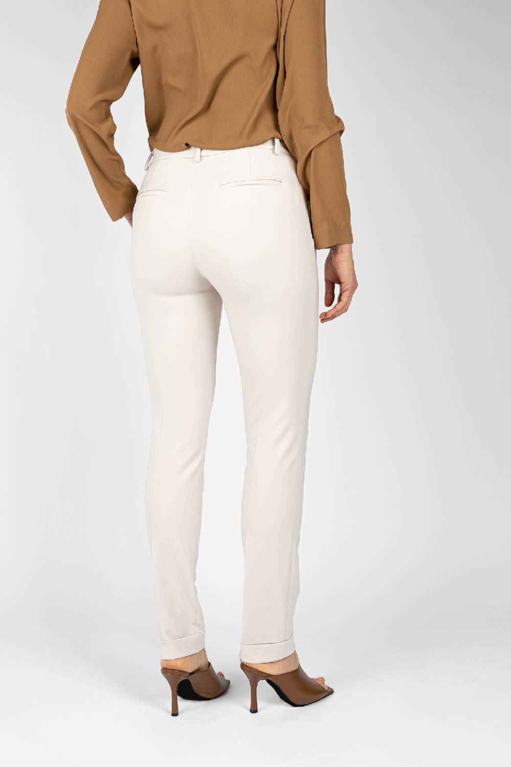 L.Pucci Pantaloni gamba regolare con rovescia colore ghiaccio Prezzo Ridotto
