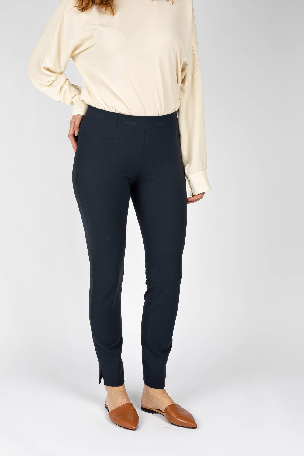 L.Pucci Pantaloni colore blu con linea a sigaretta Convenienza