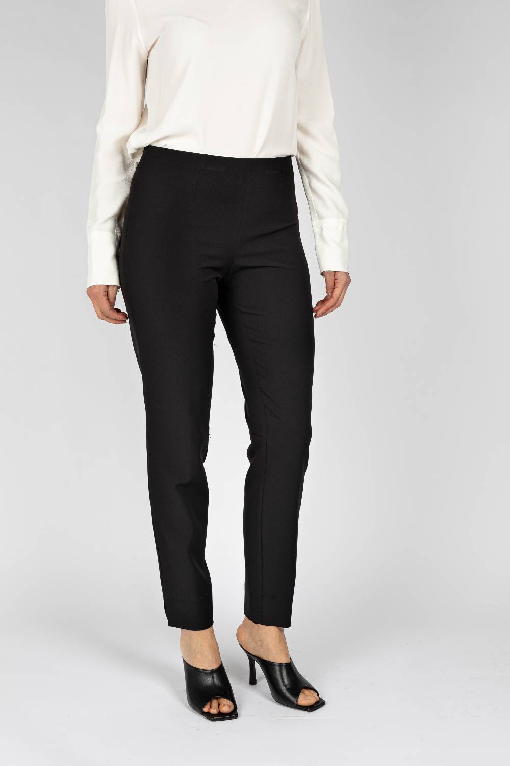 L.Pucci Pantaloni linea a sigaretta colore nero Novità